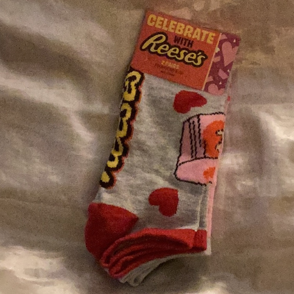 ❤️NWT Fun Reeses Socks 2 Pairs Close Must Have ❤️ - Picture 3 of 6